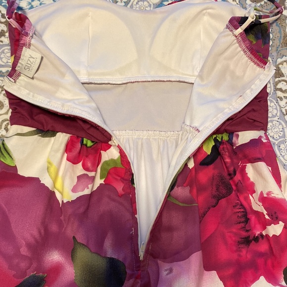 Suzy Shier Flower Pattern Strap Dress - Zip Back With Lacy Hem - Size S - Picture 6 of 13